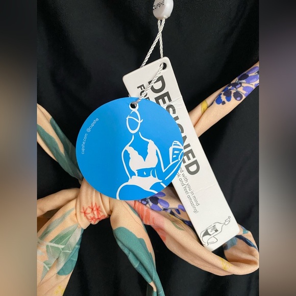 NWT Cupshe “Melissa” Floral Halter Back Tie One Piece Swimsuit Size M - Picture 8 of 11